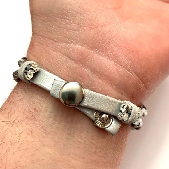 Kitty Bracelet Encrusted in Shiny Blue Gems (P3) - Picture 4 of 11